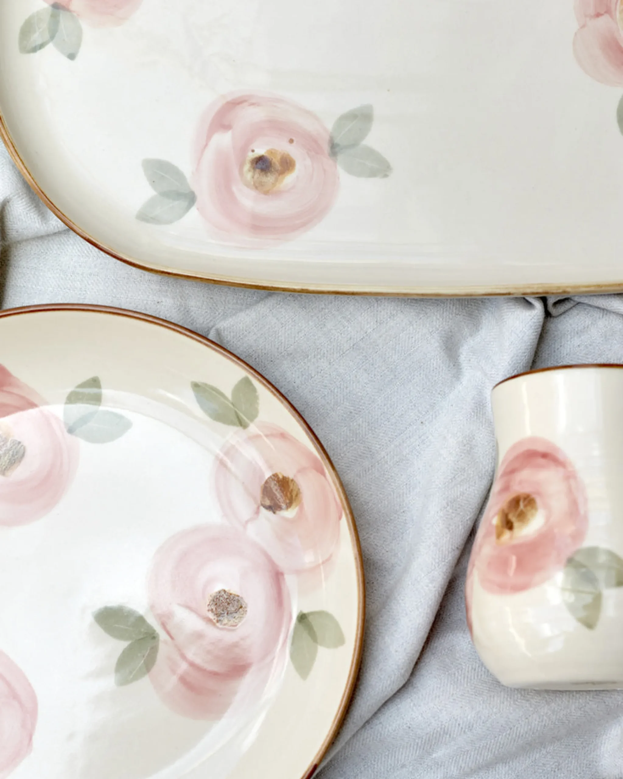 Jugs-Robert Gordon Briar Jug / Orchard Blossom