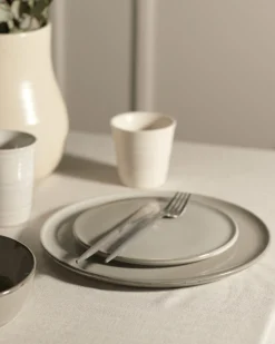 Plates-Robert Gordon Canvas Dinner Plate / Saltbush