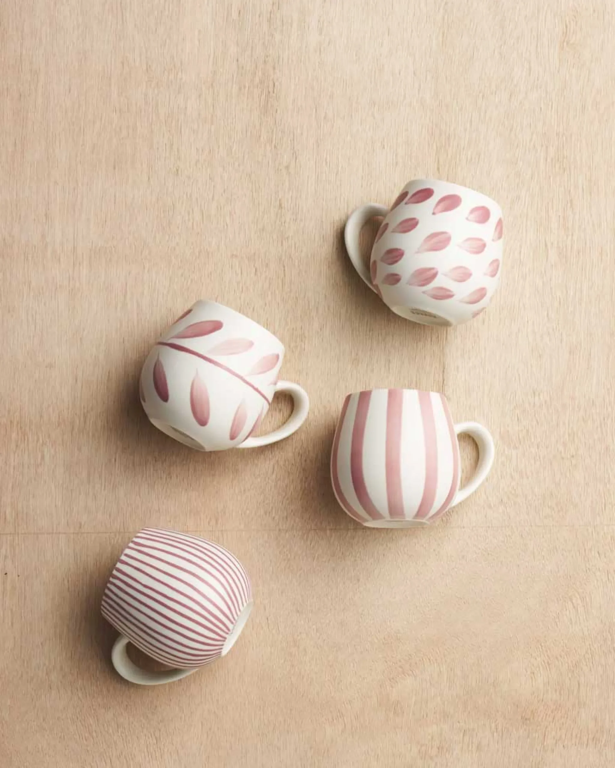 Mugs & Cups-Robert Gordon Hug Me Mugs / Rose Brush