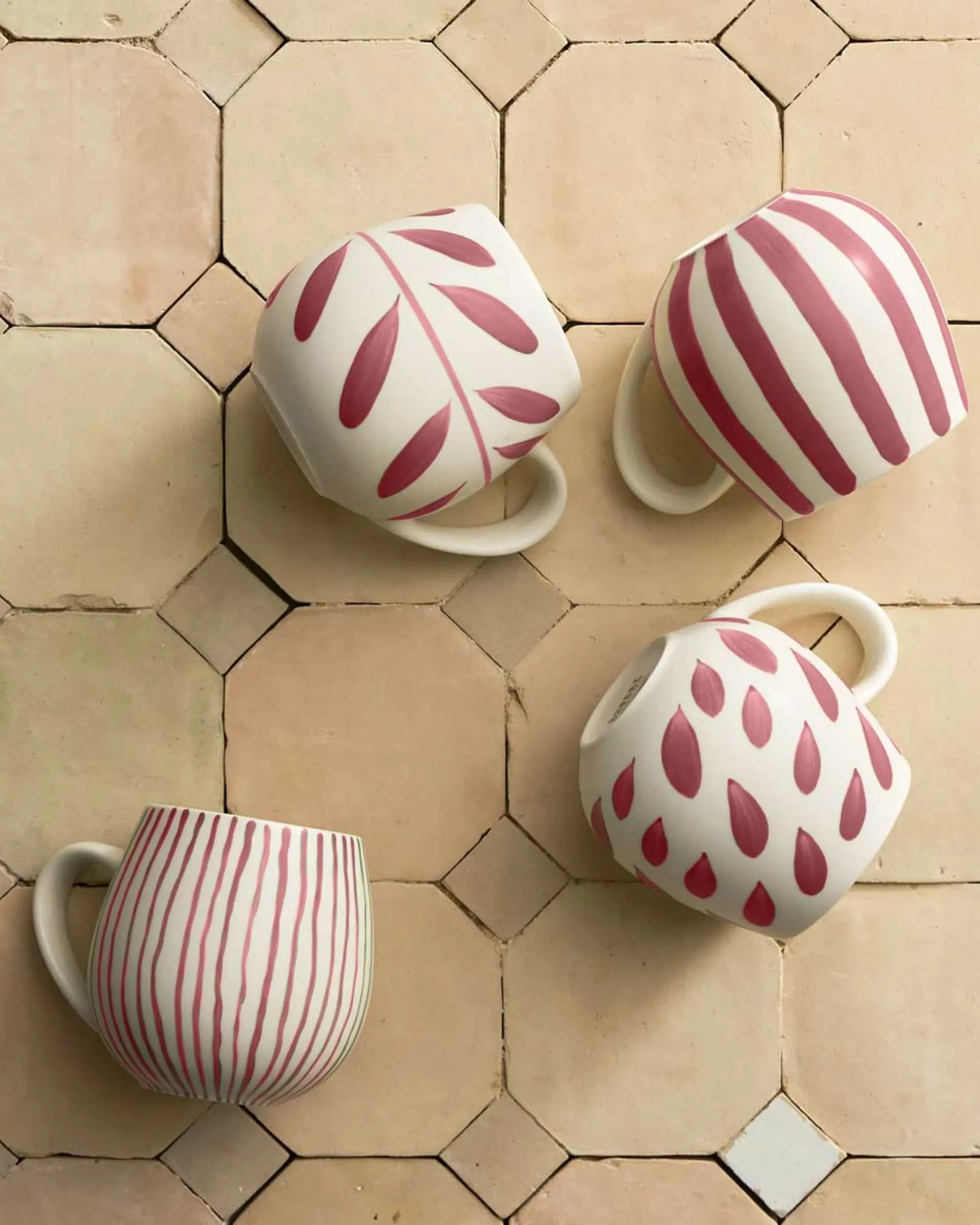 Mugs & Cups-Robert Gordon Hug Me Mugs / Rose Brush